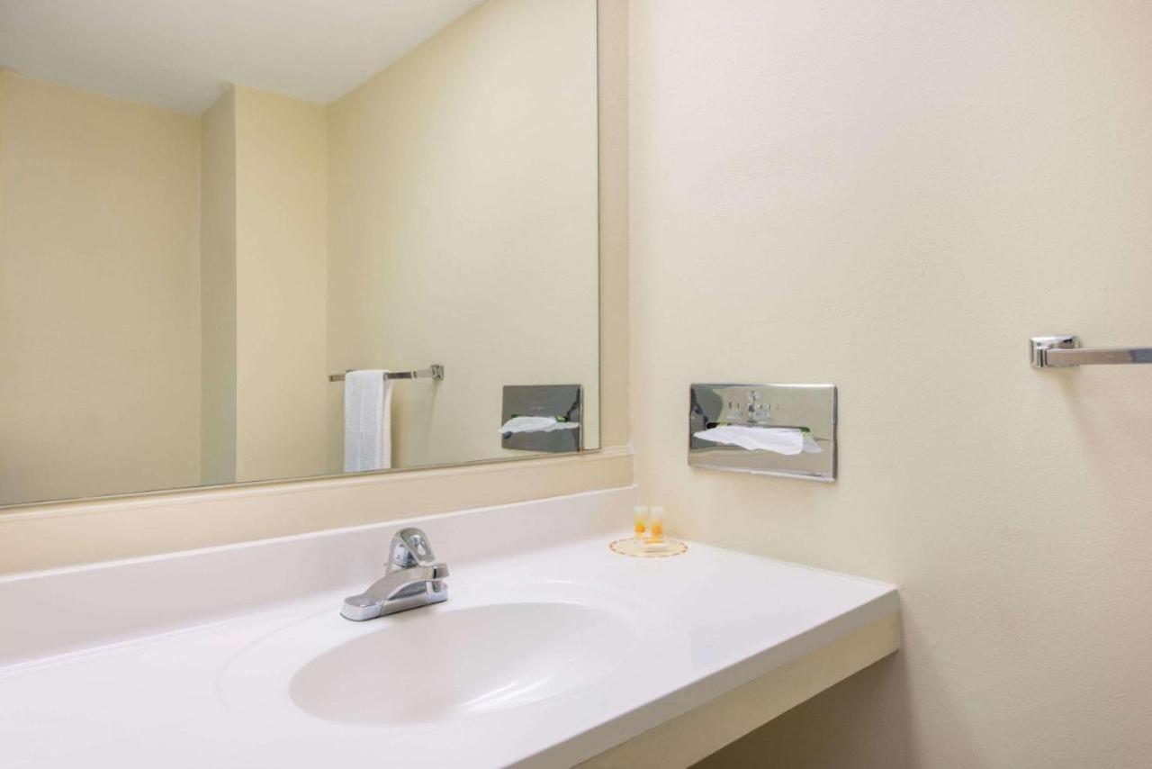 Haven Inn & Suites St Louis Hazelwood - Airport North Esterno foto